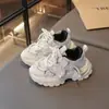 Zapatos estilo papá para niños, modelo de otoño, zapatillas deportivas de malla transpirable para niños y niñas de 6 a 12 años, zapatos de malla ligeros con suelas suaves y características antideslizantes