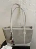 Bolsa feminina grande de capacidade, estilo retrô simples, novo modelo para o início do outono de 2026, bolsa de ombro estilosa e texturizada, bolsa tote de trabalho moderna e chique
