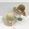Chapéu de Palha Crochê Vazado de Verão Fita com Florzinha Verde Chapéu de Palha Artesanal Chapéu de Sol Casual de Férias para Mulheres Dobrável