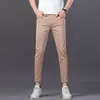 Jeans Cropped de Alta Gama para Hombre de Hong Kong, Nuevo Estilo Otoño, Negro Puro, Corte Delgado, Pierna Recta, Pantalones Casuales Elásticos de Moda para Hombre