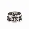 Diseño de Nicho Estilo Lujo Ligero Anillo Anillo Acero de Titanio Letras de Runas Oscuras Punk Dedo Índice Anillo Medio Moda Masculina
