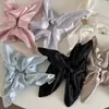 Goma para el pelo cuadrada de satén brillante color crema de alta gama, accesorio para el pelo de estilo nicho para coletas bajas, modelo nuevo