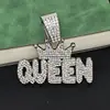 Collar con colgante de letra CORONA REINA se puede emparejar con hebilla de bigote de dragón full diamond encriptada cadena cubana de eslabones de diamante accesorios de rap hip hop