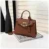 Bolso Kelly de alta gama, ligero y lujoso, nuevo diseño transfronterizo 2026, estilo nicho, bolso de hombro, bolso cruzado, bolso de mano retro y versátil