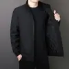2026 Nuevo Estilo Nuevo Artículo Caliente Ropa para Papá de Mediana Edad y Adultos Mayores Chaqueta de Algodón Temporada de Otoño e Invierno Talla Grande Más Terciopelo Transfronterizo Negocio Administrativo