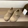 Zapatos suaves de cuero de tamaño pequeño, suela gruesa, que aumentan la altura para mujer, nuevo estilo 2026, mocasines sin cordones, tacones de cuña, punta redonda