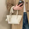 Estilo Primavera 2026 Transfronterizo Bolso de Mujer con Borlas Frescas Estilo Coreano Bolso de Mano Tote Bolso Cruzado de Hombro Único