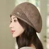 Gorro de punto versátil de moda para otoño e invierno para mujer, gorro cómodo y cálido para mediana edad y personas mayores, color liso, gorro para clima frío que adelgaza el rostro