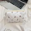 31291 Bolsa de Maquillaje de Mano Acolchada Fresca para Niña de Gran Capacidad Linda Almacenamiento Estuche con Cremallera para Estudiante