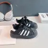 Tênis para meninas 2026 outono novo modelo primavera e outono biqueira shell sapatos infantis tênis brancos para crianças maiores tênis da moda