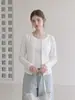 Conjunto de dos piezas para mujer: camiseta de manga larga con cuello redondo y estampado floral blanco y camisola, colección otoño 2026, corte ajustado, elegante y versátil