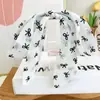 Estilo Retro Lunares Lazo 10cm Pinza de Resorte Elegante y Versátil Pasador Accesorio para el Cabello Nuevo Estilo Pinza