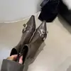 Outono/Inverno 2026 Bico Fino Couro Fivela Salto Bloco Botas Curtas Femininas Estilo Coreano Salto Alto Zíper Traseiro Couro Macio Botas Curtas Tendência