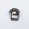 Celebridad de internet linda alpaca Biyaya prendedor de pecho animal pequeño creativo insignia inglesa sombrero mochila lindo accesorio pequeño fijo
