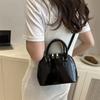 Bolso de Mujer Minimalista con Forma de Concha Tendencia Verano 2026 Retro Casual Nueva Moda Elegante con Textura Bolso de Hombro Cruzado