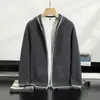 Suéter de cachemira con capucha para hombre, peso pesado, cárdigan grueso de cachemira, lujo ligero, bloques de color, corte holgado, chaqueta de punto de lana juvenil