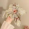 Elástico de Cabelo Floral Verde Retro Coreano com Pregas de Tecido e Laço, Acessório de Cabelo Estilo Fresco para Rabo de Cavalo