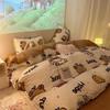 Juego de Cama de Cuatro Piezas de Dibujos Animados de Estilo Femenino, Funda de Edredón Dulce, Ropa de Cama para Dormitorio de Estudiante, Juego Individual de Tres Piezas