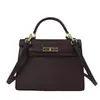 Bolsa Kelly de alta qualidade, leve e luxuosa com padrão de lichia para mulheres, uma bolsa de ombro/transversal elegante e versátil para a temporada de outono de 2026