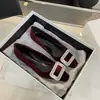 Novidade Primavera 2026 Sapatilhas Quadradas com Strass para Mulheres, Sapatos Rasos Elegantes Versáteis Estilo Francês com Tira Rasteira, Venda Direta da Fábrica Personalização