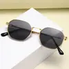 Gafas de sol retro de alta gama de marco pequeño, gafas de sol cuadradas, modernas ins, anti-ultravioleta, moda, para fotos, mismo estilo para hombres y mujeres