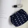 18121 Celebridade da Internet Doce Tecido Fresco Anti-rugas Chiffon Bolsa de Cosméticos Bolsa de Armazenamento de Celular de Viagem Bolsa de Moedas Manual para Cosméticos