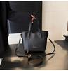 Bolso de Textura de Alta Gama para Mujer 2025 Nueva Moda Moda Nicho Bolso Cubo Portátil Ocio para Viajes Bolso Bandolera