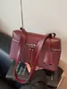 Bolsa Quadrada Pequena Mais Vendida Outono e Inverno Transfronteiriça 2026 Design de Nicho Feminino Versátil para o Dia a Dia Estilo Coreano Bolsa de Mão Bolsa de Ombro