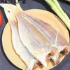 Peixe Seco Salgado Redwood Sem Cabeça Frutos do Mar Secos Peixe Seco ao Sol dos Pescadores Cabeça de Peixe Dourado Fio Vermelho Sem Cabeça Peixe Marinho Seco ao Ar