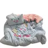Nuevo Juego de Cuatro Piezas de Toallas de Algodón Lavado, Funda de Edredón Bordada, Sábana de Animales de Dibujos Animados para Dormitorio de Estudiantes, Juego de Cama de Tres Piezas