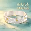 Producto de Plata Auténtico: Pulsera Tradicional de Plata Pura 999.9 con Peonía en Relieve Dorado, Pulsera Ancha Moderna y Sencilla de Nuevo Estilo Chino