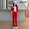 Conjunto Esportivo de Moda de Rua Estilo Hong Kong Vermelho para Mulheres, Novo Modelo Popular Outono e Inverno 2025, Calça Casual de Perna Larga com Forro de Fleece, Confortável e Casual