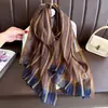 Nuevo Bufanda de Rayas Ajustadas con Hilo Dorado de Seda Imitación para Mujer, Moda Transfronteriza Versátil Bufanda Dorada de Seda con Chal Decorativo