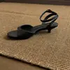 Lan Gui 2026 Verano Nuevo Suave Retro Casual Simple Moda Cómodo Tacón Gato Viaje Elegante Sandalias de Mujer