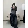 Suéter tejido gris elegante de alta calidad con cuello en V, versátil, camiseta base de corte ajustado, top suave y acogedor de manga larga
