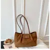 Bolso de gamuza de gran capacidad transfronterizo para mujer, nuevo bolso de hombro versátil para otoño e invierno 206 para el trabajo y los desplazamientos, bolso tote