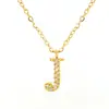 Comercio exterior transfronterizo popular collar de 26 letras colgante de acero de titanio moda europea y americana cadena de clavícula simple venta al por mayor de joyería de fábrica