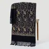 Bufanda Floral Bordada Pequeña de Anacardo con Hilo Dorado Chal de Imitación Cachemir Estilo Étnico Capa de Viaje Abrigo Cálido para Mujer 450g