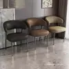 Sillas de comedor estilo italiano, sencillas y modernas, para uso doméstico, con respaldos, que ofrecen un toque de lujo, comodidad de alta gama y son adecuadas para hoteles y juegos de mahjong; marco de metal