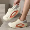 Pantuflas de Algodón para Hombre Invierno Nuevo Estilo Talla Grande Zapatos de Algodón Uso Exterior Talón Cubierto Forro Polar Botines Cortos Engrosados Cálidos Versátiles Zapatos para Hombre