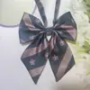 Gravata Borboleta Xadrez com Coroa para Mulheres, Gravata Borboleta Mãos Livres, Estilo Preppy de Estudante jk Gravata Escolar