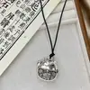 Colgante de gato de la suerte hueco de plata imitación vintage de Xizang cadena larga para suéter accesorio de llavero venta al por mayor