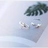 Pendientes de plata de ley con forma de botón para mujer, con clip, de plata S925, pequeños pendientes de hoja fresca, elegantes, estilo coreano sencillo.