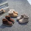 Botines Cortos de Peluche para Niños Otoño Invierno Zapatos de Algodón Cálidos para Niñas Botas de Cuero Escarchado Retro para Niños Botas de Nieve de Suela Suave para Bebé