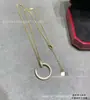 Colar de corrente grossa estilo Cartier V-gold de alta qualidade com incrustações completas de diamantes nas pontas e design de cauda de andorinha, banhado a ouro 18K, fabricante de correntes de clavícula