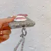 Lujosa Funda Brillante de Diamantes de Pie Kt Pequeño Lazo Completa de Diamantes Adecuada para Funda de Teléfono Apple 16 Pro Max 15 iPhone 14