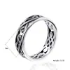Anillo retro hueco personalizado para hombre de acero de titanio