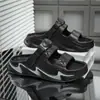 Novas sandálias masculinas respiráveis de uso duplo para primavera e verão, sapatos casuais esportivos antiderrapantes de sola grossa para uso externo masculino