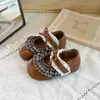 Sapatos de Couro Estilo Pastoral para Meninas Xadrez Plissado Renda Laço Bico Redondo Retrô Artístico Sapatos de Princesa para Crianças