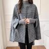 Abrigo tipo capa a cuadros con cuello redondo estilo japonés y coreano para mujer, Nuevo abrigo de lana de longitud media estilo perezoso Otoño e Invierno 2026